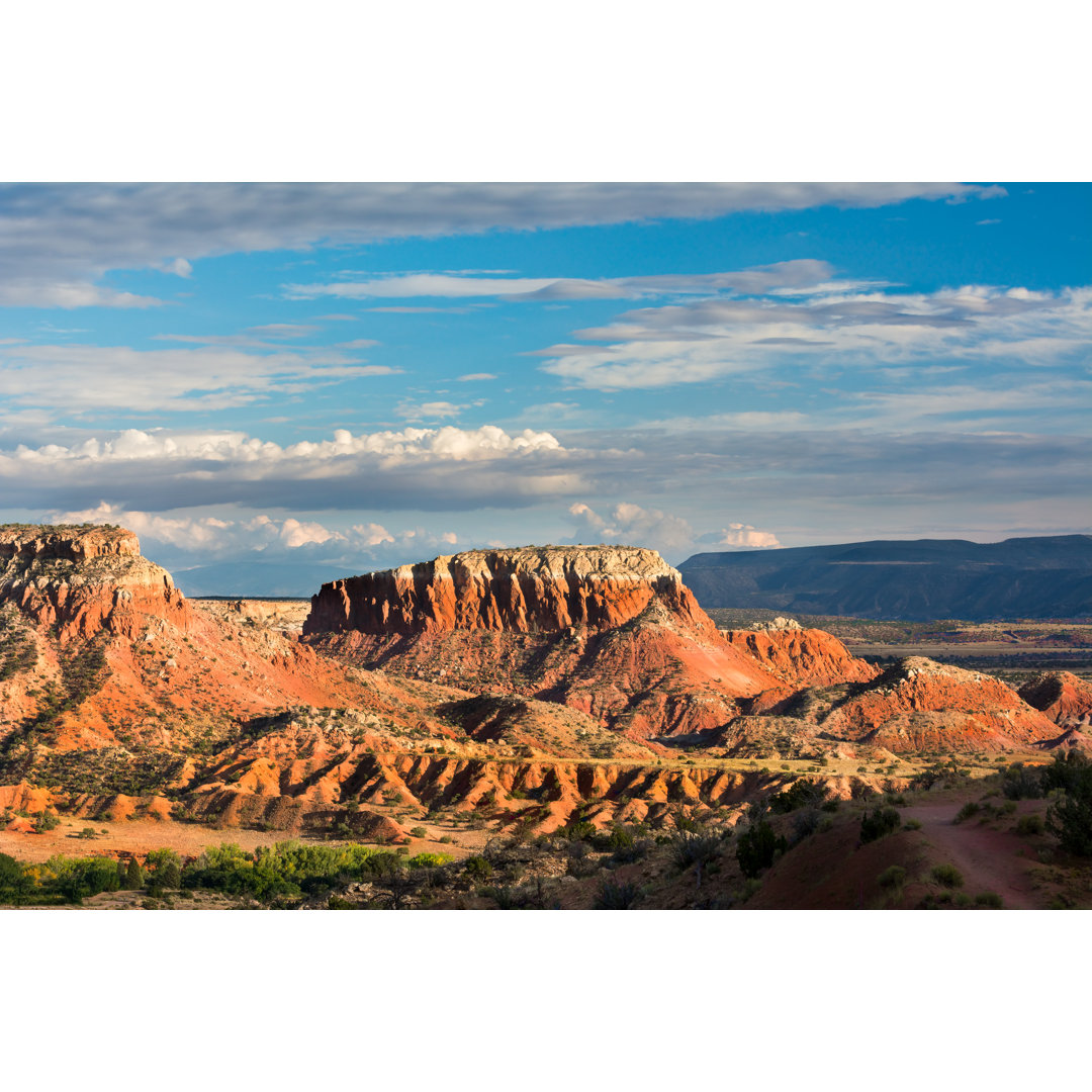 Leinwandbild Blick auf die Red Rocks auf der Ghost Ranch von Dean Fikar