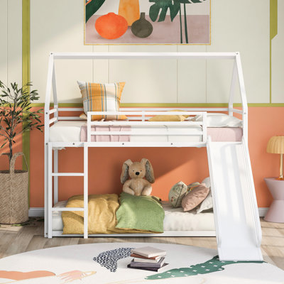Lit superposé simple au-dessus d'une maison avec glissade, blanc - métal pour chambre à coucher