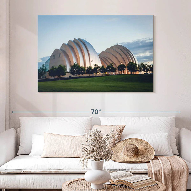 Nicci Performing Arts Center, Kansas, H 32 po x l 48 po