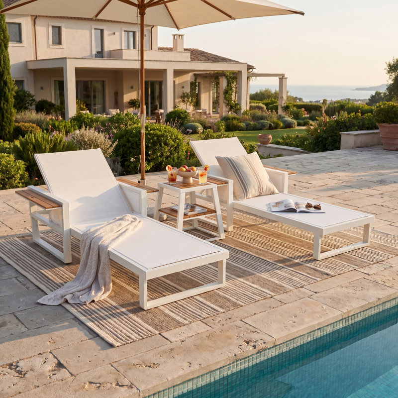 Chaise longue inclinable d'extérieur avec accoudoirs pliables en teck, teck et blanc