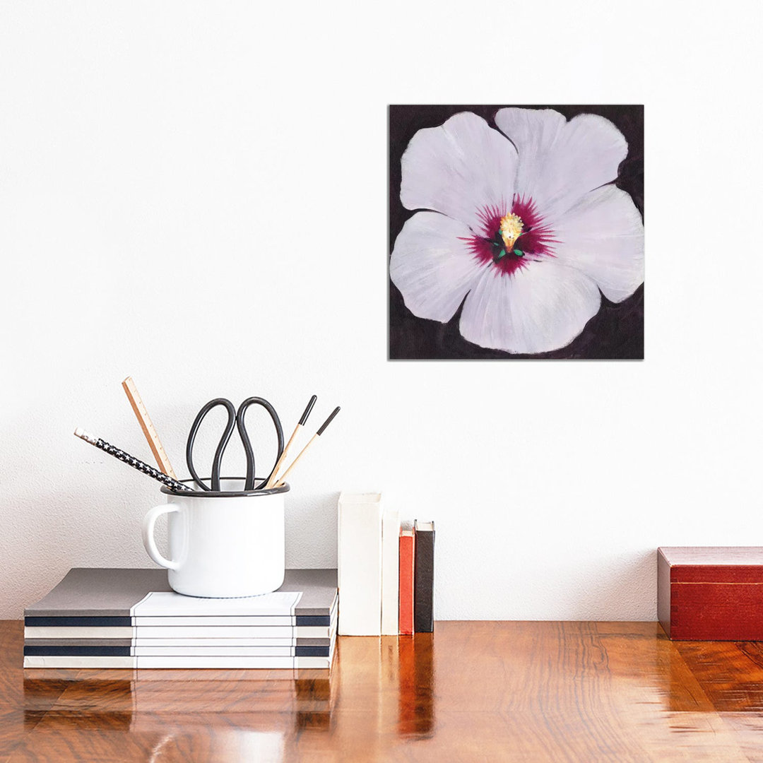 Hibiscus Portrait II von Tim OToole - Galerie-verpackte Leinwand Giclée