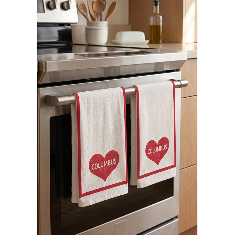 Serviette en forme de cœur, Red Columbus