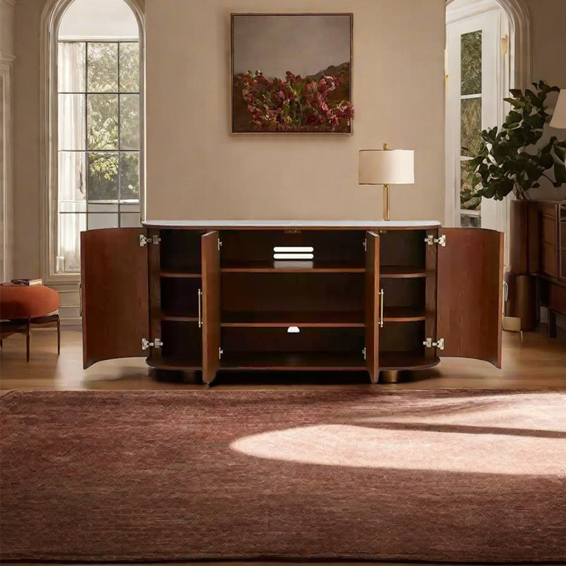 Buffet à quatre portes avec grand espace de rangement