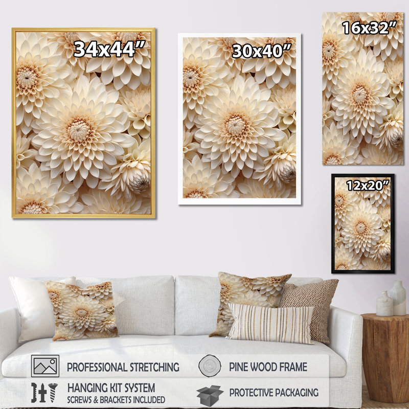 Minimalisme mamans en couleur beige et discrète sur toile, Cadre doré simple, H 44 po x l 34 po x P 1,5 po