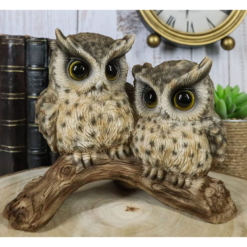 Statue de Desmon, forêt mystique, chouette cornue, couple d'oiseaux sur une branche d'arbre