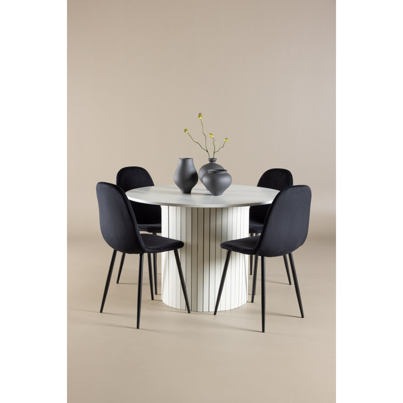 Muenster 4 - Person Dining Set