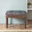 Tabouret rembourré artisanal de 45,7 cm de hauteur avec pieds en bois-132184182