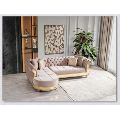 Canapé modulaire or capitonné avec cadre en bois de couleur taupe, parfait pour les sièges élégants et confortables