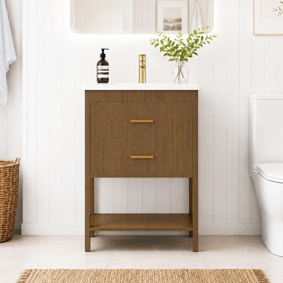 Meuble-lavabo simple autoportant de style ferme moderne de 61 cm (24 po) avec lavabo en céramique intégré, portes et tiroirs à fermeture amortie, aspect bois.