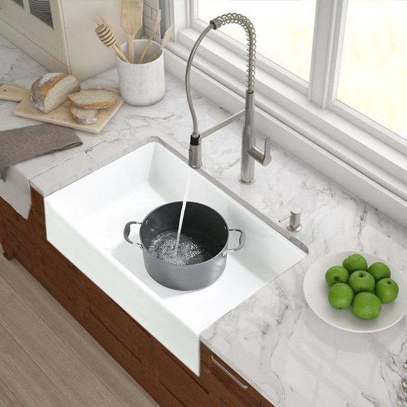 Évier de cuisine à tablier frontal avec accessoires L 33 po x l 20 po
