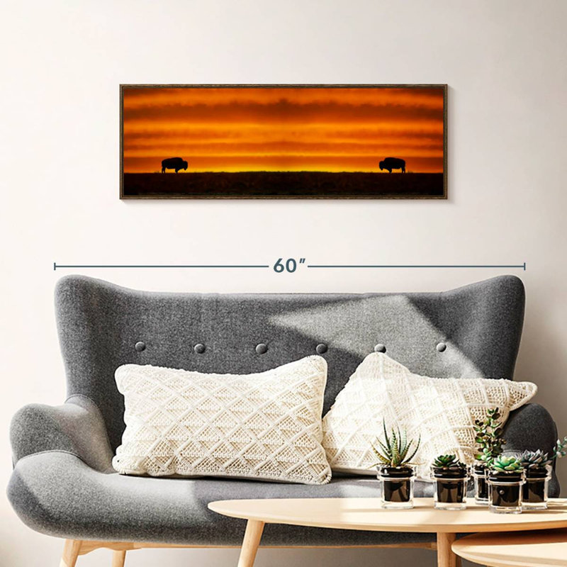 Lever de soleil sur les bisons, 37" X 13", Cadre flottant noyer