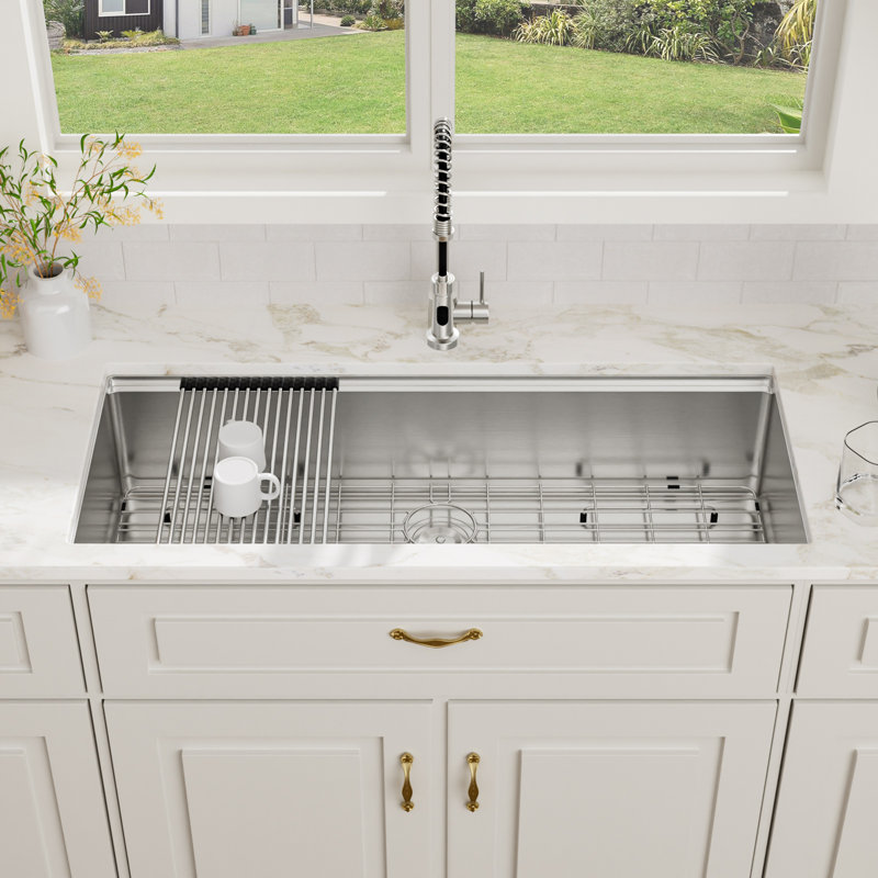 Évier de cuisine en acier inoxydable à cuve simple de calibre 16 L 45 po x l 19 po