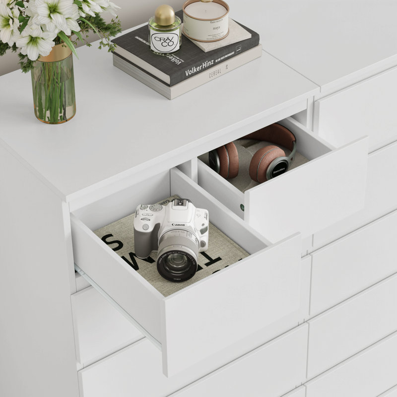 Baldvina 23.6'' W 7 - Drawer Dresser, White