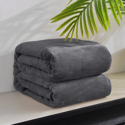 Ultra-Soft Fleece Blanket - Plush Warm Bed & Sofa Throw for All-Season Comfort