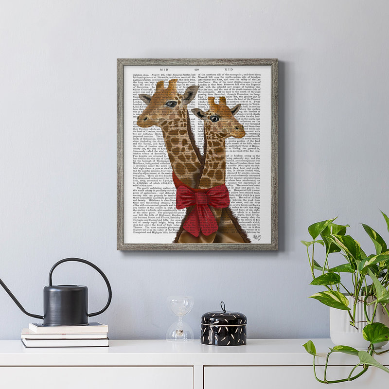 «Giraffes and Bow», toile encadrée de qualité supérieure - prête à être accrochée, Argent patiné, H 24 po x l 20 po
