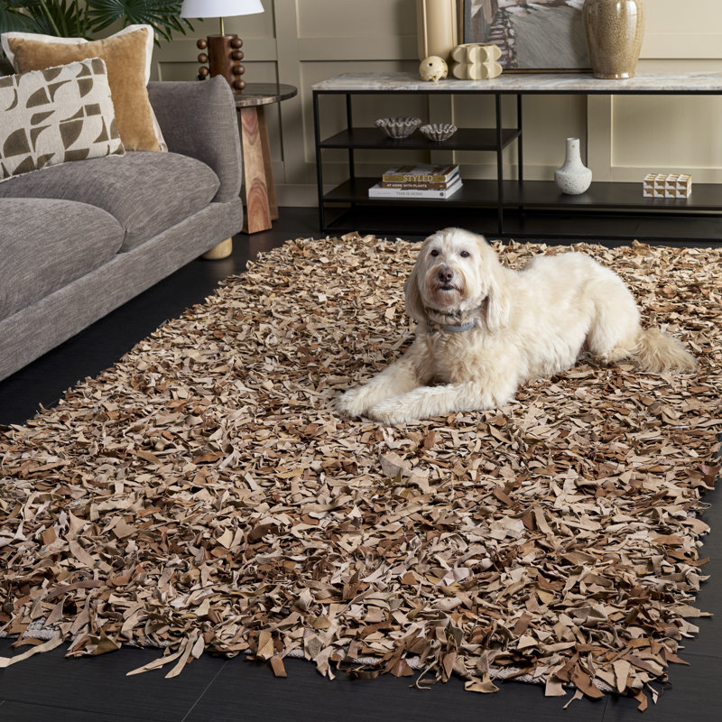 Assar Handmade Shag Light Gold Area Rug, Rectangle 5' x 8'