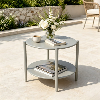 Table de bout ronde ronde en métal avec tablette de rangement à 2 niveaux, table d'appoint antirouille pour porche, jardin et espace de vie intérieur, gris