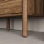 Buffet en noyer de 150 cm de large avec 2 portes, 3 tiroirs et pieds ronds
