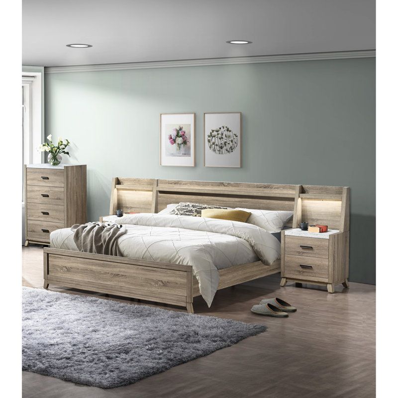 Cadre de lit grand format en bois naturel de style rustique pour chambre à coucher avec cadre et tête de lit subtile