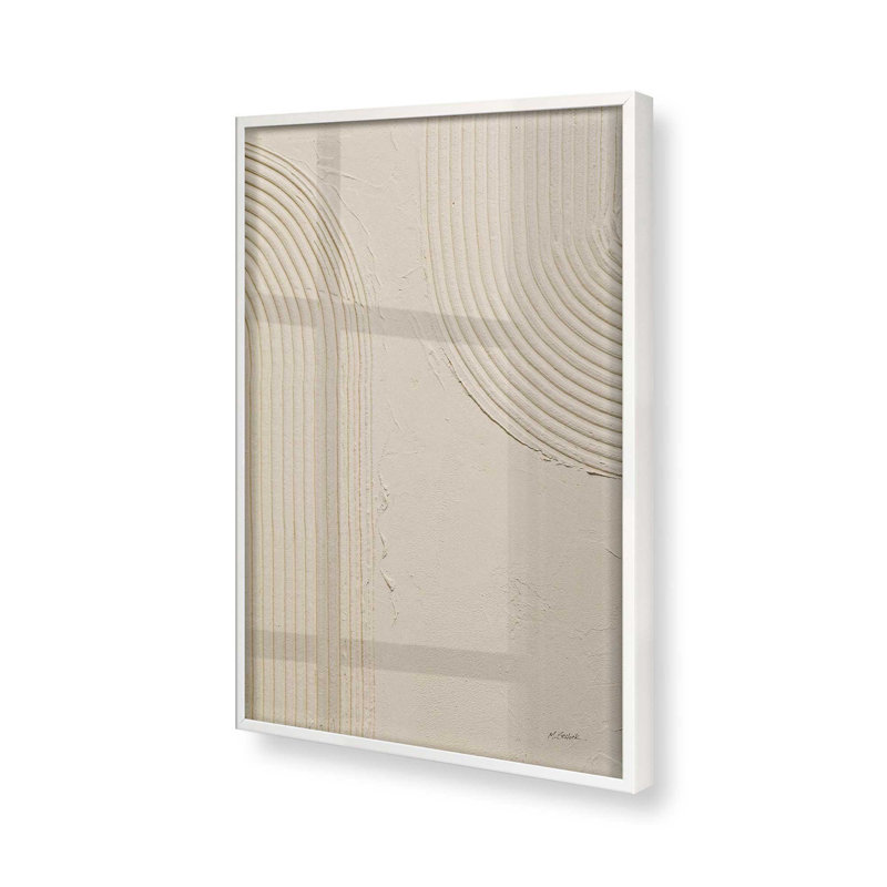 «Echoed Curves» en beige I, H 15 po x l 12 po, Blanc