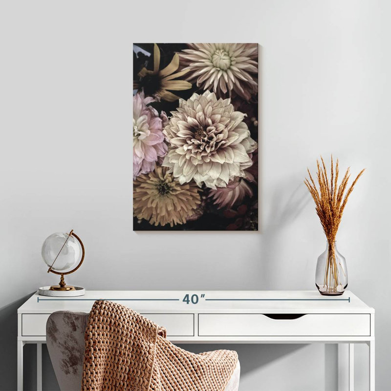 Harnek Opulent IV, 24" H x 16" W