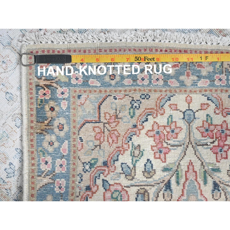 Tapis persan Kerman de 1 pi 10 po x 2 pi 10 po ivoire en laine nouée à la main de style persan rétro ciselé à l'aspect usé 4F81408F7F7347B9B643F2ACFCEA4170