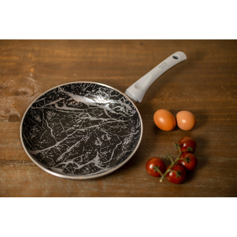 Poêle à frire en aluminium ARIMI, L 11 po