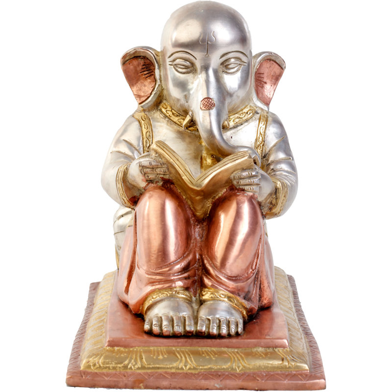 Brahmachari Ganesha appréciant le Mahabharata