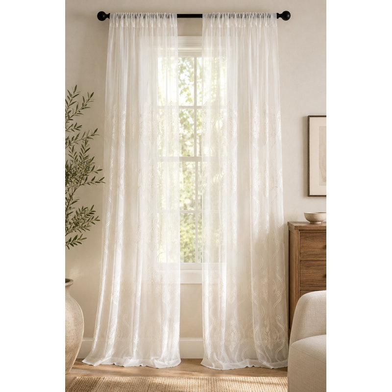Panneau de rideau simple diaphane avec passe-tringle Ellianna, l 52 po x L 84 po