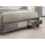 Grand lit gris-504039361