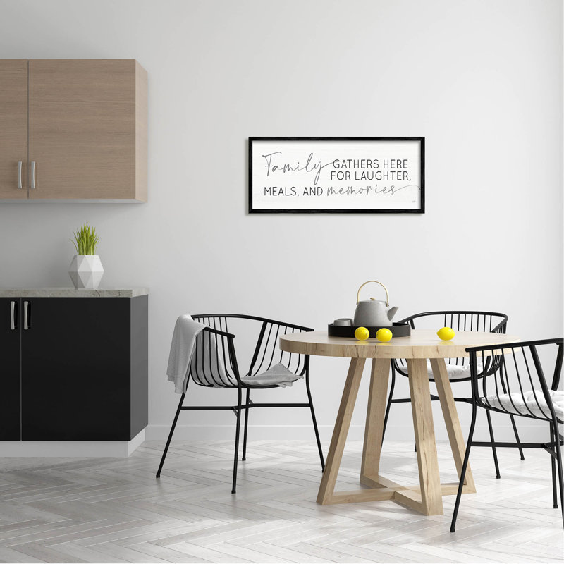 «Family Laughter Mails Memories», estampe numérique encadrée par Lux + Me Designs, Giclée encadrée noir minuit