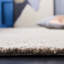 Tapis de couleur unie abstrait en laine / coton touffeté à la main brun clair-88088811