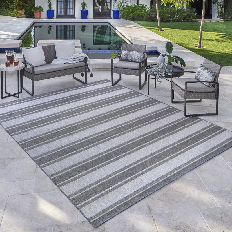 Solterra Renzo Gray Cream Ivory Modern Stripe Flatweave Polypropylene Indoor/ Outdoor Area Rug, Rectangle 5'3" x 7'