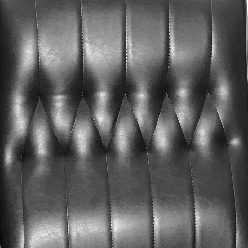 Chaise d'appoint rembourrée Mid-Century, Noir mat