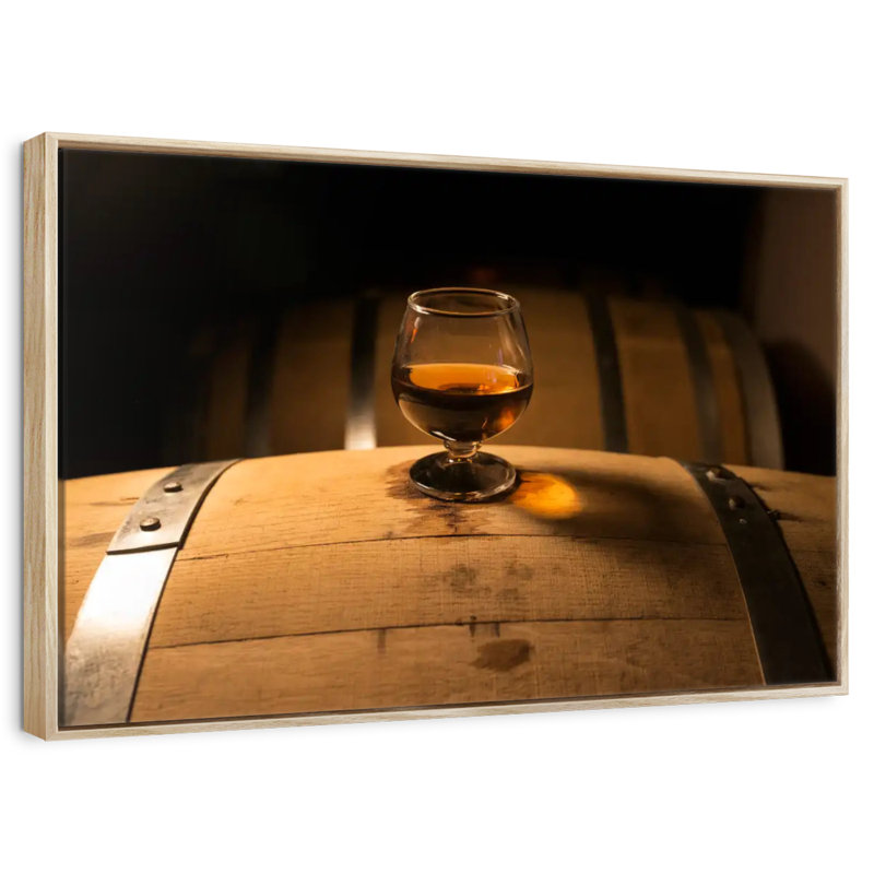 Verre à whisky sur baril, Cadre flottant en bois naturel, 25 po x 17 po