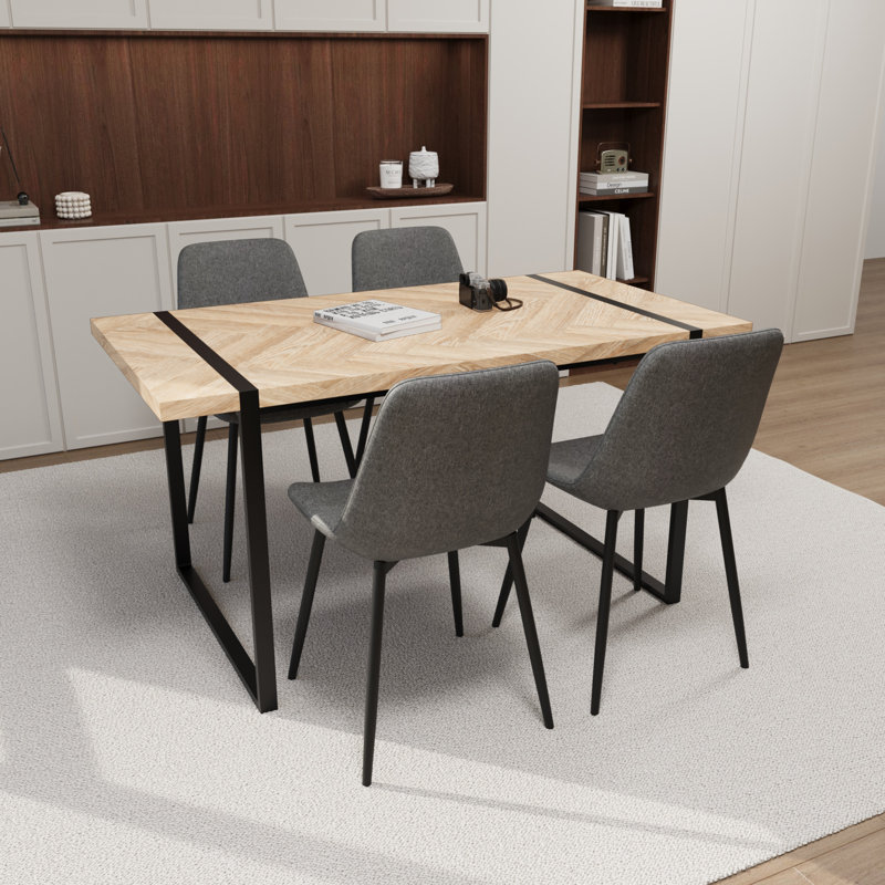 Ensemble de table de salle à manger 59 pièces en bois aggloméré 59 po et 4 pièces, ensemble de table de salle à manger de style médiéval en bois, base rectangulaire en métal, table de salle à manger et chaise en suède