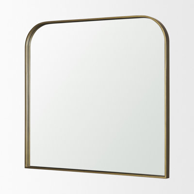 Mainou est un miroir carré avec un cadre en métal noir brossé arqué.