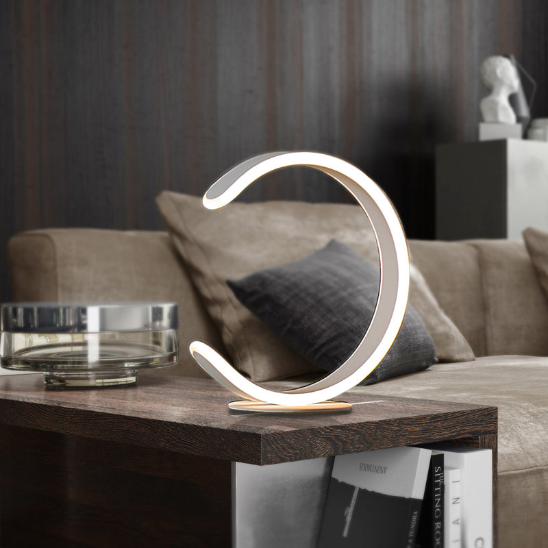 Aureli Metal Novelty Lamp, White