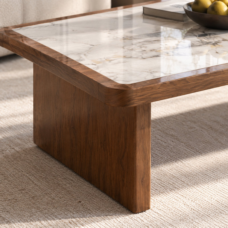 Table basse rectangulaire brun noyer avec dessus en pierre frittée pour salon