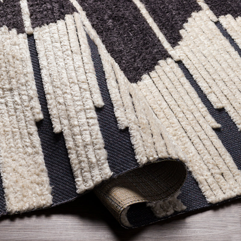 Tapis noir / blanc Irfaan, Tapis de couloir 2 pi 7 po x 7 pi 3 po