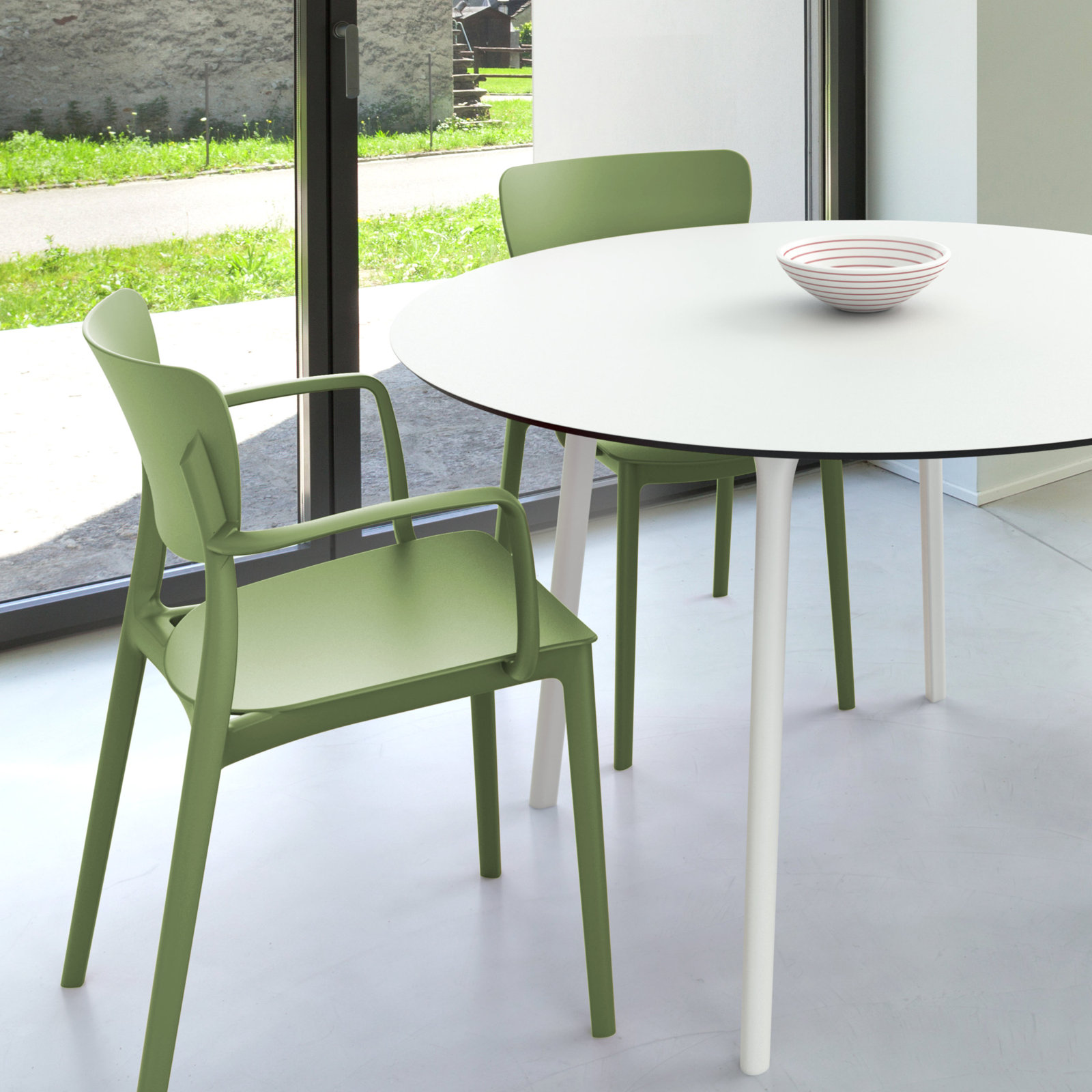 Farrah 47" Patio Dining Set, White/Olive Green
