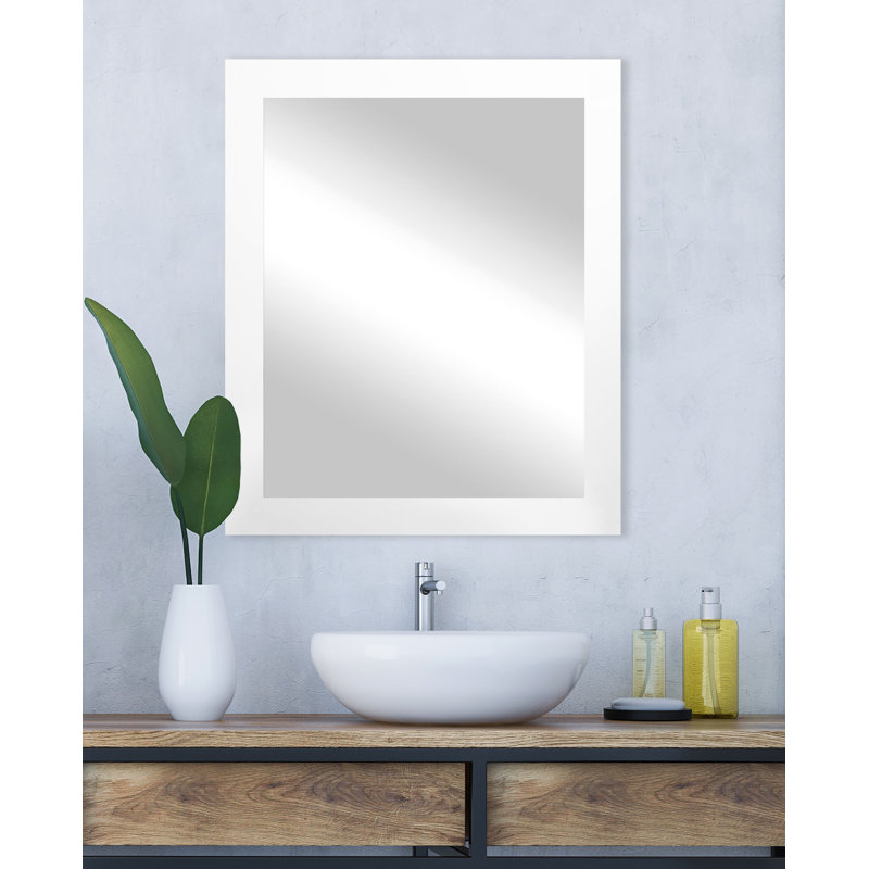 Miroir d'appoint mural Alacazar, 25,5 po x 21,5 po, Blanc