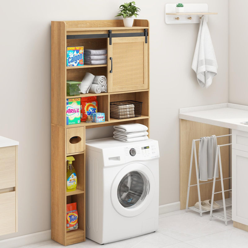 Armoire de rangement au-dessus de la toilette