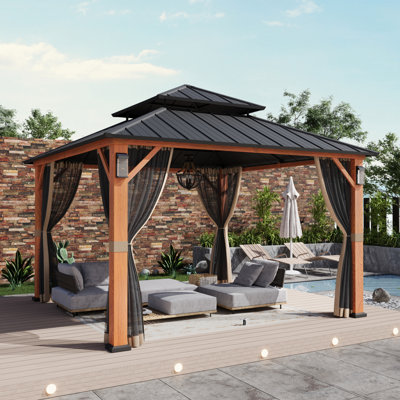 Pavillon de jardin à toit rigide 12 pi x 12 pi Hamilton avec lumières solaires auto-alimentées, moustiquaire et crochet pour auvent