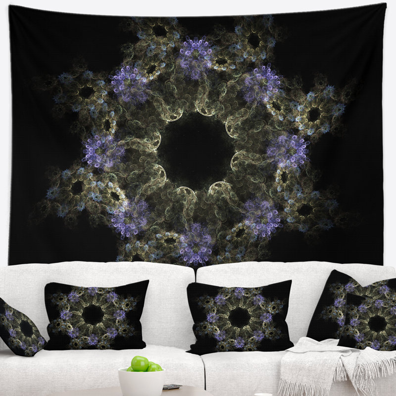 Tapisserie mauve à motif floral, H 32 po x l 39 po