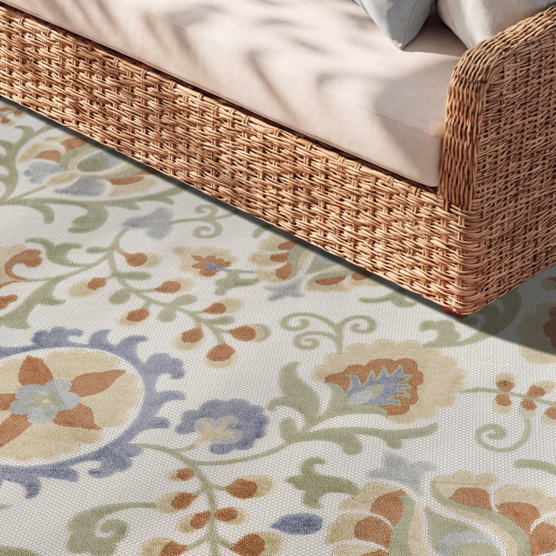 Exann Floral Indoor/Outdoor Area Rug, Round 7'10"