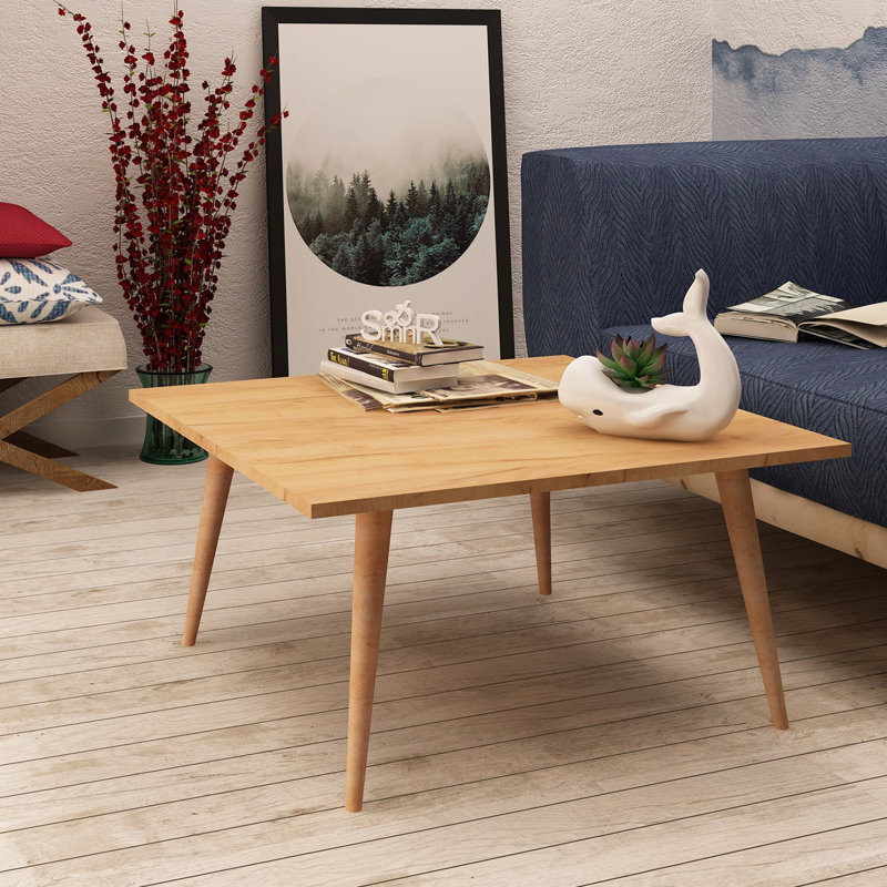 Table basse à 4 pieds