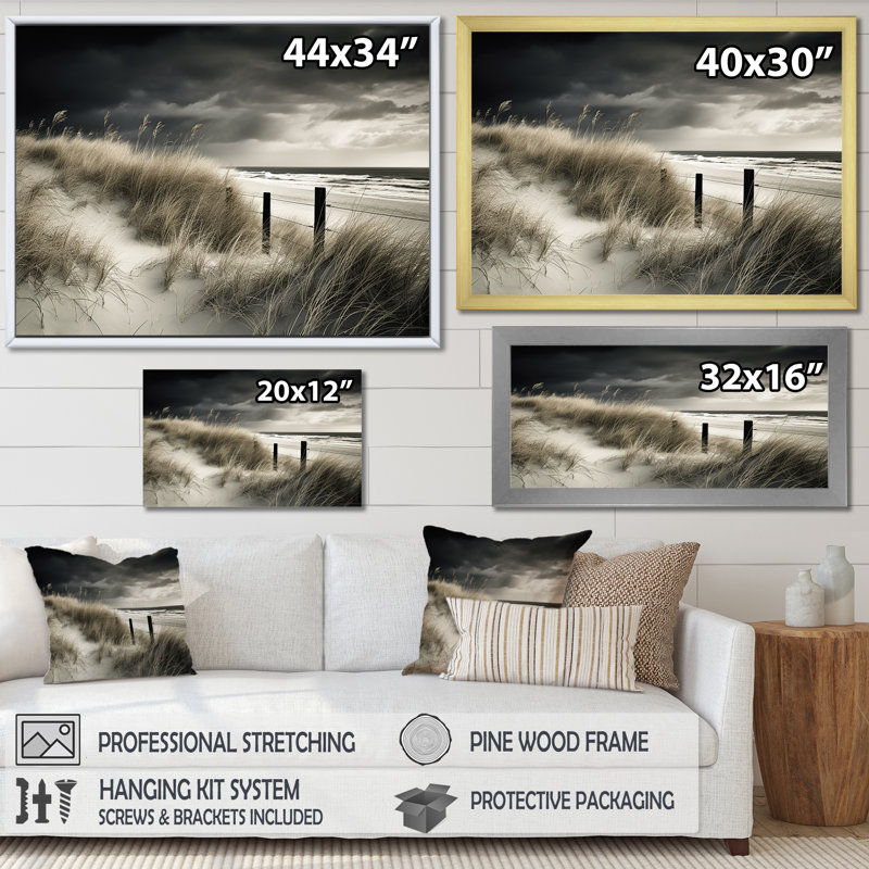 Plage sous une tempête côtière sur toile, H 12 po x l 20 po x P 1 po, Cadre simple argenté