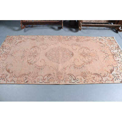 Tapis turc vintage tissé à la main pour la chambre à coucher et la maison avec des motifs subtils dans une taille généreuse