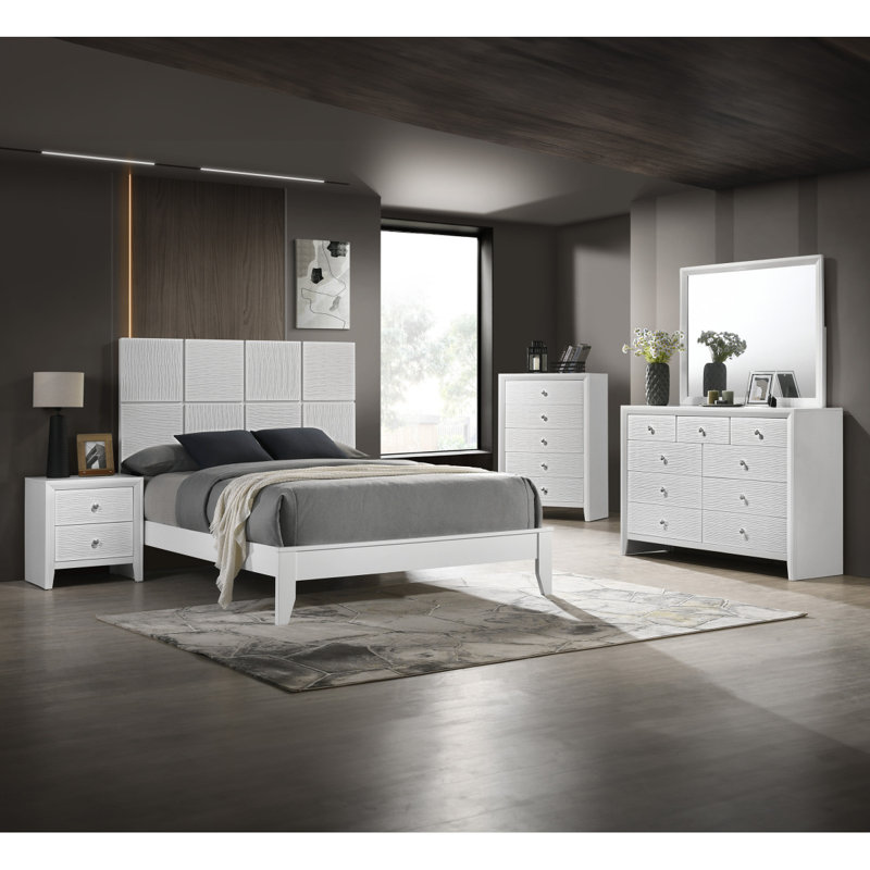 1 lit double de style contemporain au fini blanc éclatant avec panneaux frontaux texturés et tête de lit à panneaux géométriques